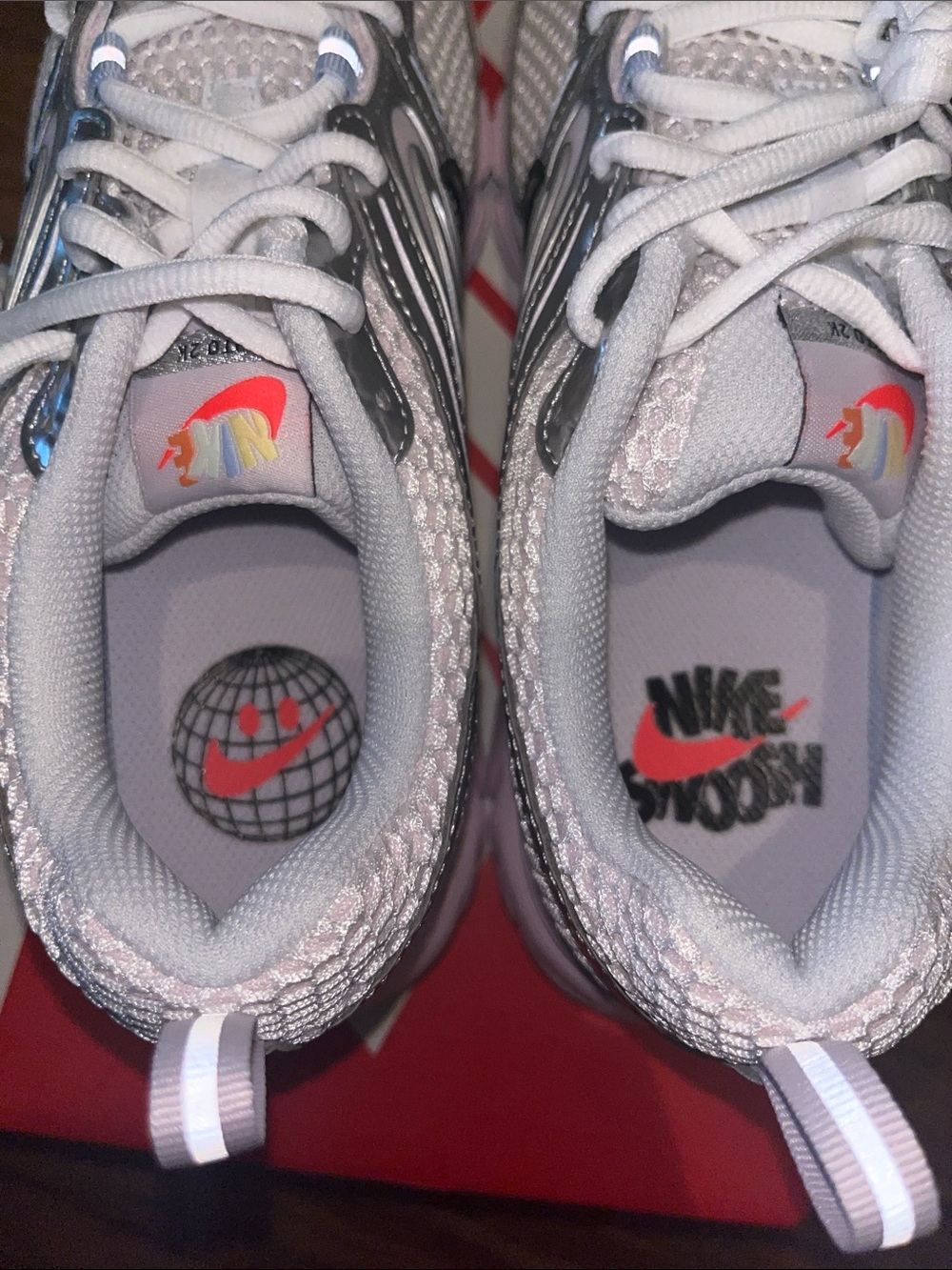 Nike Air Max Moto 2k. Woman’s Size 8. Brand New In Box . Extra Laces. - Picture 4 of 9